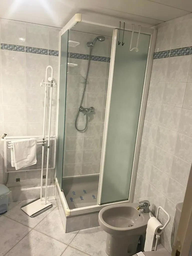 Menton Center 200 M From The Sea, Terrace And Garage Apartment