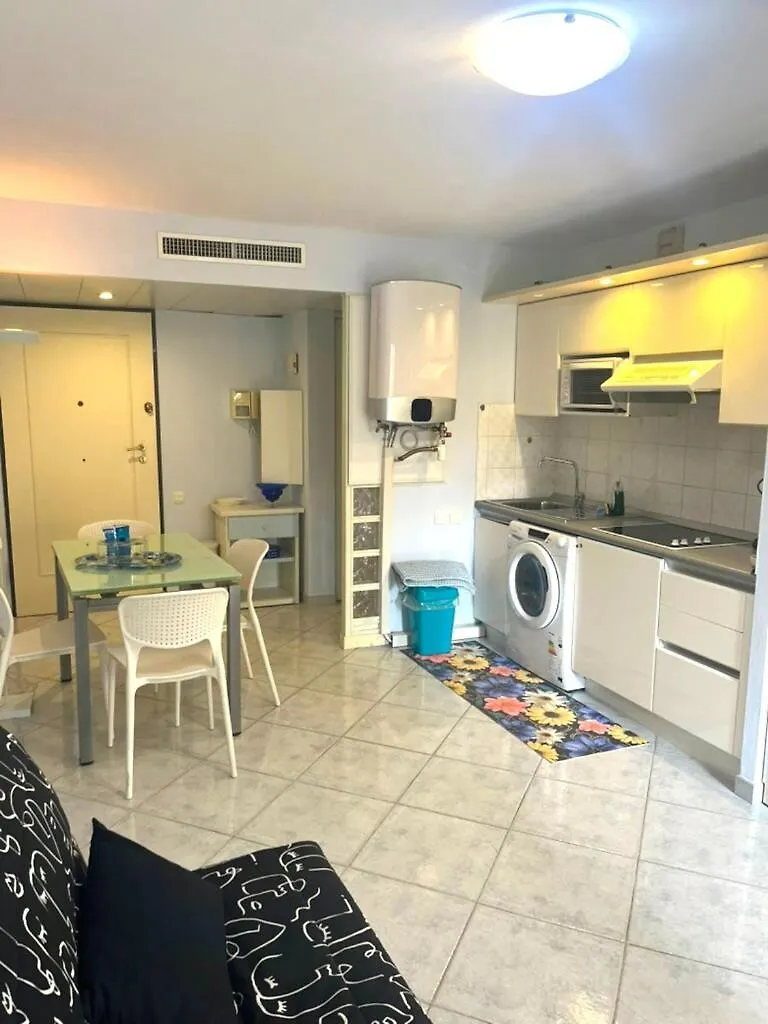 Menton Center 200 M From The Sea, Terrace And Garage Apartment